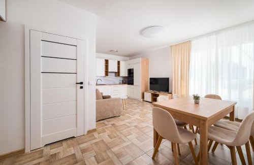 Wlochy Apartment | Włochy Równoległa Cosy Apartment by BookingHost