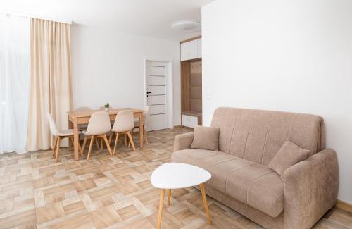 Wlochy Apartment | Włochy Równoległa Cosy Apartment by BookingHost