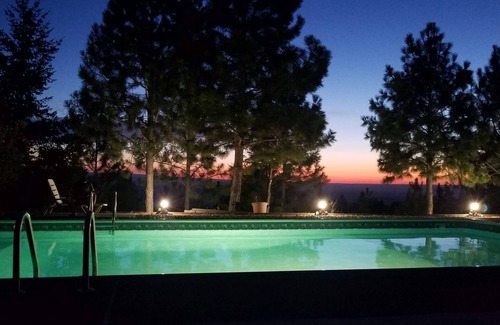 Lewiston Cabin | Waha Resort Private cabin in the Craig Mountains