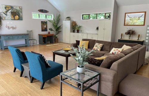 Broadlands Forest House | Waiara Riverside Home
