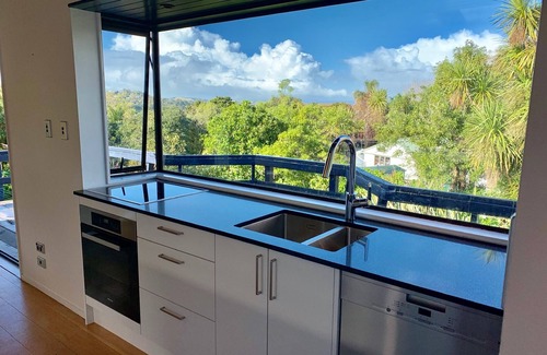 Oneroa House | Waiheke Island Oneroa Great location close to wedding venues & village Sleeps 10