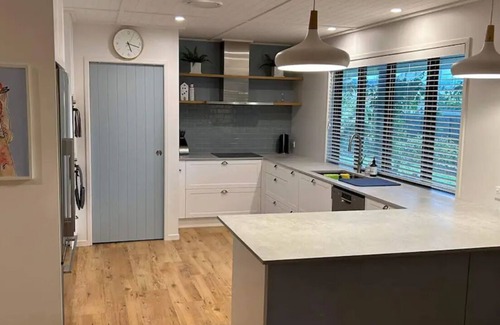 Gisborne House | Waikanae Central beach house.