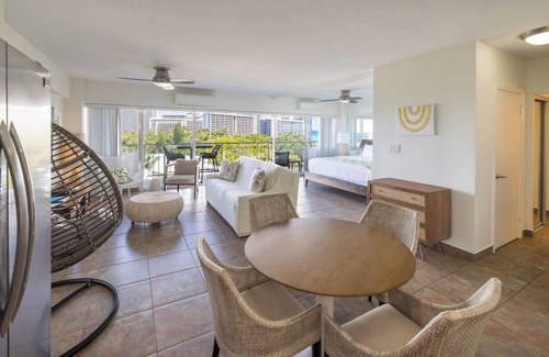 Waikiki Condo | Waikiki Shore by OUTRIGGER