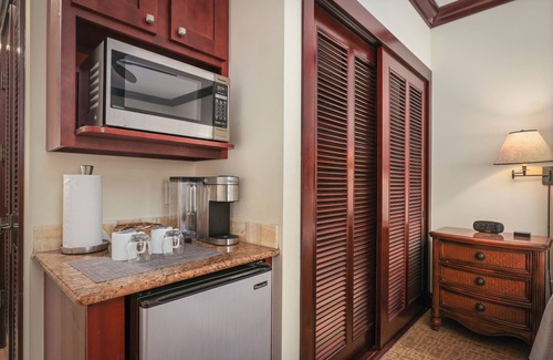 Wailua Hotel | Waipouli Beach Resorts & Spa Kauai by OUTRIGGER