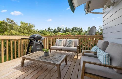 Waitahanui House | Waitahanui Lake House - Lake Taupo Holiday Home