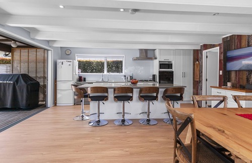 Waiwera House | Waiwera Estuary Escape - Waiwera Accommodation