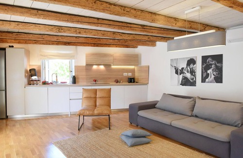 Rezanci House | Wake up to fresh and rural surroundings, in this fabulous Istrian vacation home with pool.