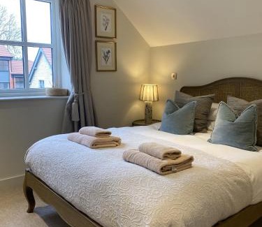 Bath Apartment | Walcot Yard with parking, Bath Keys