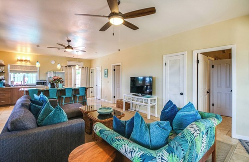 Historic Lahaina Front Street House | Walk to Baby Beach: Home w/Private Pool!