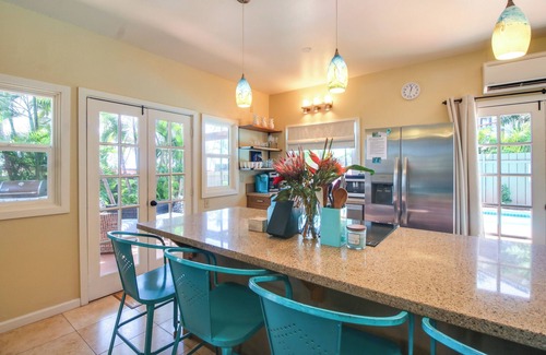 Historic Lahaina Front Street House | Walk to Baby Beach: Home w/Private Pool!