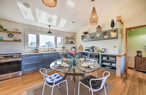 Avon House | Walk to Bay & Boat Launch: Beach House in Avon