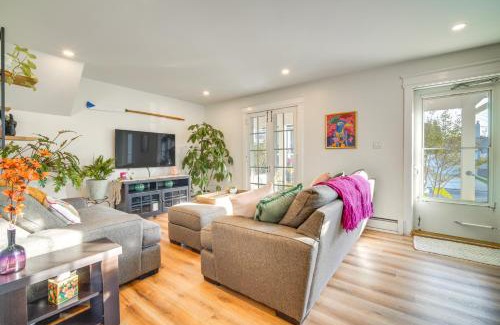 Ventnor City Apartment | Walk to Beach Dog-Friendly Ventnor City Retreat!