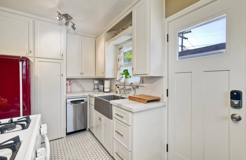 Carlsbad Condo | Walk To Beach | EV Charger | Outdoor Dining | 2BR