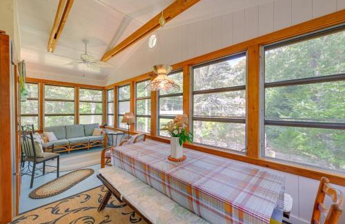 Cutchogue House | Walk to Beach Long Island Wine Country Home!