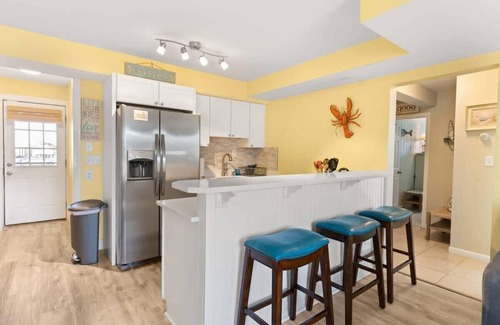 Newburyport Apartment | Walk to Beach | Playground | Lighthouse |North End