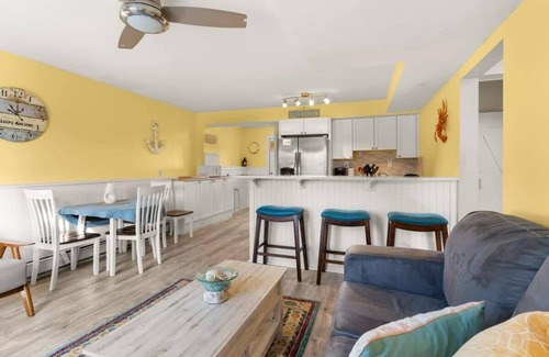 Newburyport Apartment | Walk to Beach | Playground | Lighthouse |North End