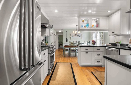 South Chatham House | Walk to Beach, Private Patio and Backyard!