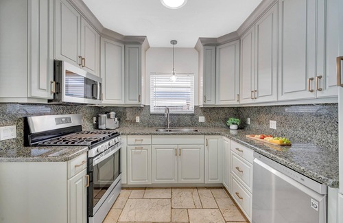 Lauderdale Beach House | Walk to beach/two cottages/swimming pool/hot tub/Surf and Sand/RESlDENCES