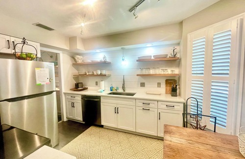 Saint Simons Island House | Walk to beach, restaurants, bars, pool and fishing!