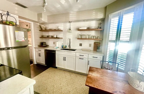 Saint Simons Island House | Walk to beach, restaurants, bars, pool and fishing!