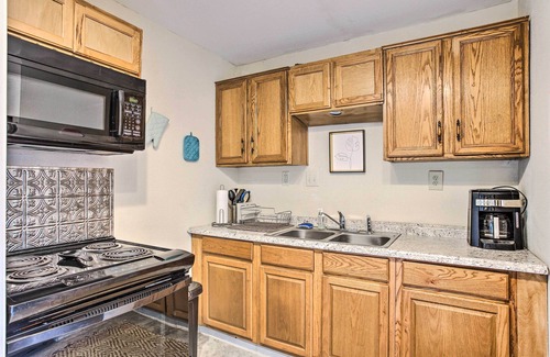 San Leon Villa | Walk to Coast: Galveston Bay Retreat w/Grill