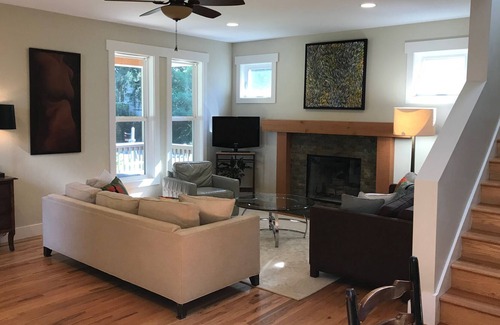 Huston - Courtland House | Walk to downtown! Montford 3 bedroom home (30+ day rental)