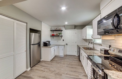 Commerce House | Walk to East Texas A&M! Home w/Pet-Friendly Yard