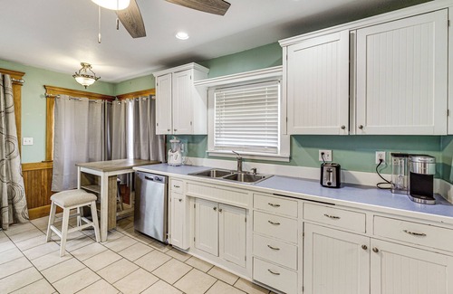 Puyallup House | Walk to Eats & Events! Downtown Puyallup Home