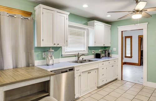 Puyallup House | Walk to Eats & Events! Downtown Puyallup Home