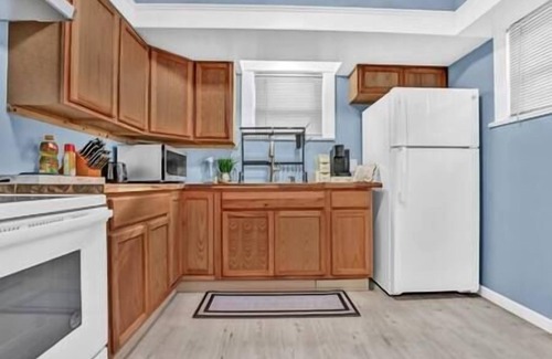 Downtown Niagara Falls House | Walk To Fall (4th Street)