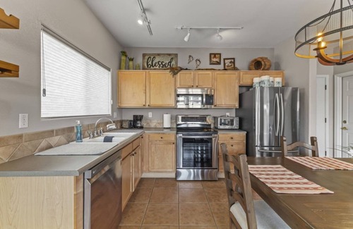 Fountain Hills Apartment | Walk to Fountain Park! Ground-Floor Condo w/Pool, Spa & Private Patio