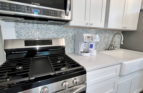 Old Town House | Walk to FSU NEW Renovated Downtown Stunner Min from FSU and Capital