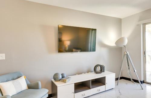 Indian Bayou Apartment | Walk to Golf Course and Beach Modern Destin Condo