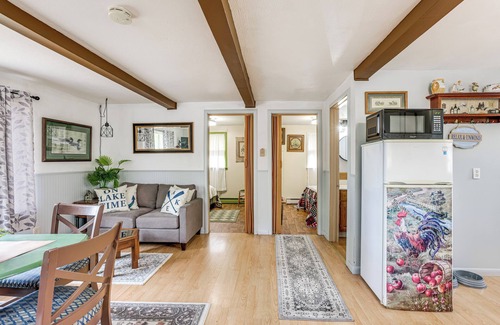 Lake Cabin | Walk to Gray Lake: Pet-Friendly Cottage