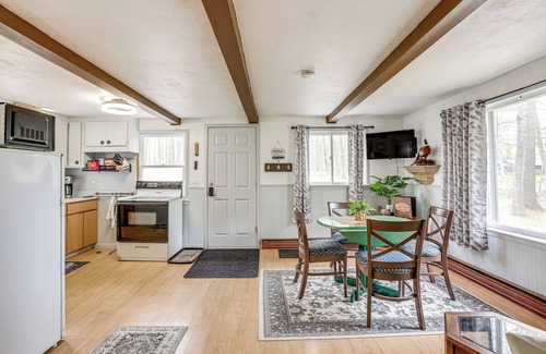 Lake Cabin | Walk to Gray Lake: Pet-Friendly Cottage