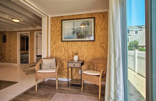 Old Lyme Apartment | Walk to Hawks Nest Beach Coastal Old Lyme Apt