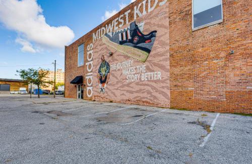 Downtown Toledo Apartment | Walk to Huntington Center 5,000-Sq-Ft Dtwn Apt