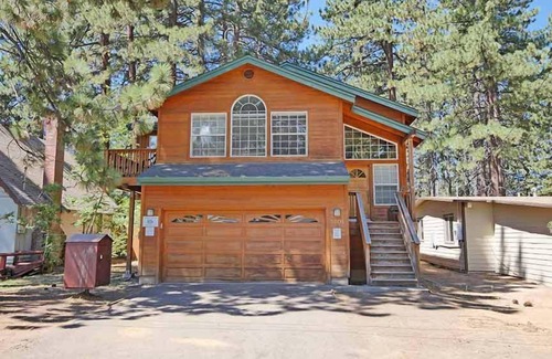 Bijou Park House | Walk to Lakeview Commons Beach - Great Mid-Town Lo