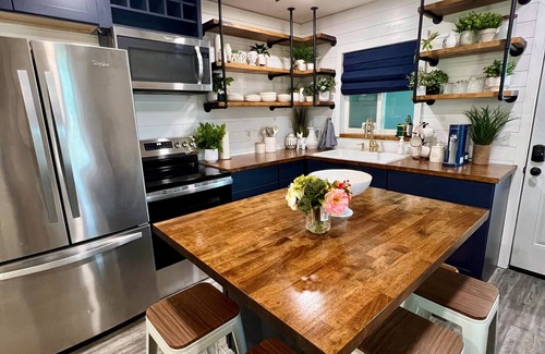 Downtown Dunedin House | Walk to Main St and Waterfront, Mins to Beaches