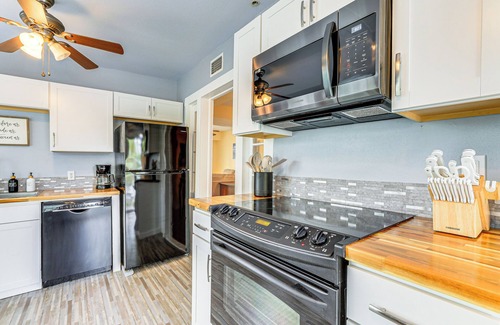 Trailer Estates Apartment | Walk to Manatee River: Palmetto Unit w/Sunroom