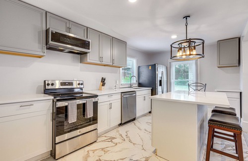 Macon House | Walk to Mercer University: Home w/Yard in Macon!