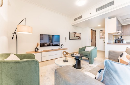 Discovery Gardens Apartment | Walk to Metro, Minutes from Ibn Battuta Mall, Victoria Residency by Deluxe Holiday Homes