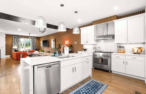 Eighth Avenue House | Walk to Music, Food, Comedy - VIBE at 8th & Argyle