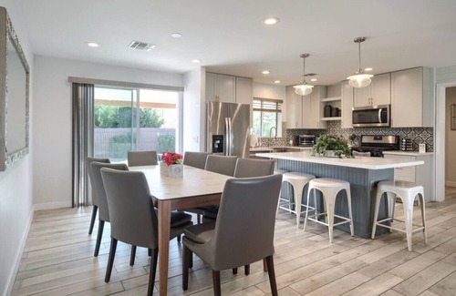 Peaceful Valley House | Walk to Old Town | 4BR Hot Tub Luxury Golf Getaway