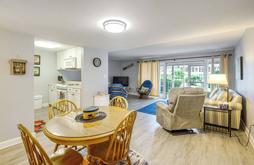 Welaka Condo | Walk to Pool: Riverfront Welaka Condo w/Boat Ramp