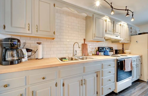 Corvallis Apartment | Walk to Restaurants: Bitterroot Valley Getaway!