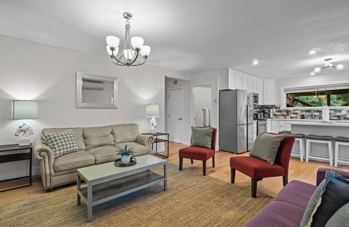 Hacienda House | Walk to Russian River - Casa del Rio - Unit B