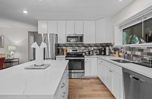 Hacienda House | Walk to Russian River - Casa del Rio - Unit B