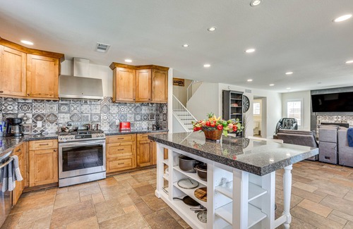 La Buena Vida House | Walk to State Farm Stadium: Spacious Home w/Patio