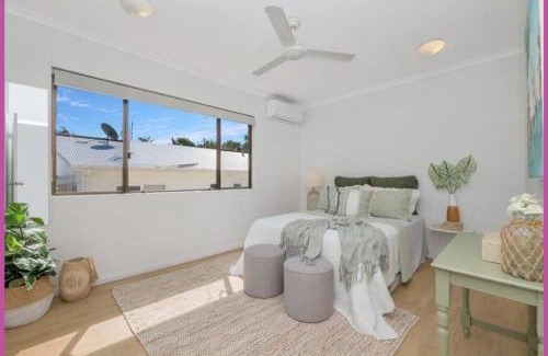 North Ward Apartment | Walk to Strand Sleeps*4 2 Bedroom 1.5 Bath Central Location